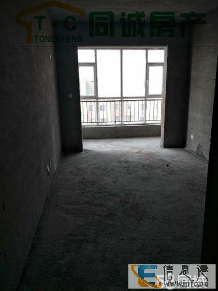 114府秀沁芳苑旁 大三居带露台 免税带配套 仅此一套