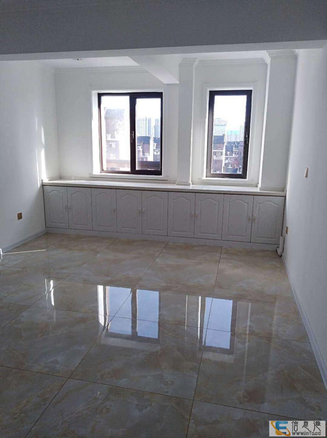 城区伦敦街铂蓝原著公寓楼 2室2厅2卫 133平米伦敦街铂蓝