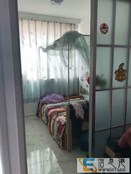 新景小区电梯中间楼层 两室精装修 海关六中 拎包住新景小区