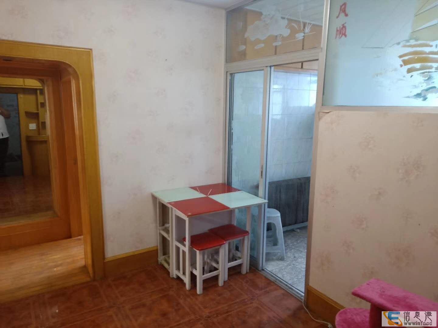 港湾小区 27万 3室1厅1卫 普通装修低价出售,房主急港湾