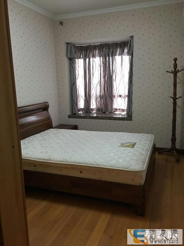 精装温馨小屋靠近火车站地铁二号线旁可拎包入住