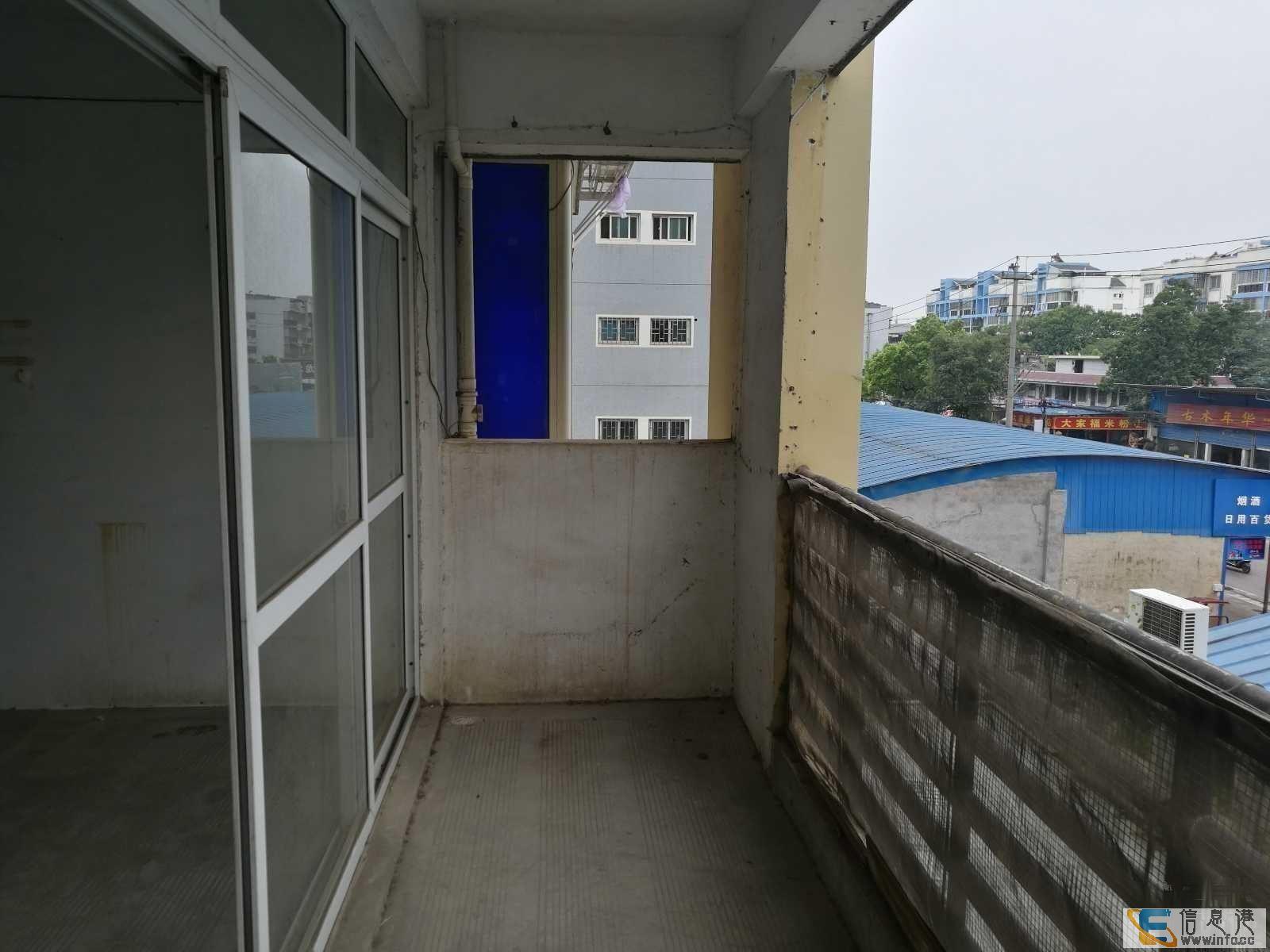 运苑小区 62万电梯房 3室2厅2卫 毛坯格局极好运苑小区