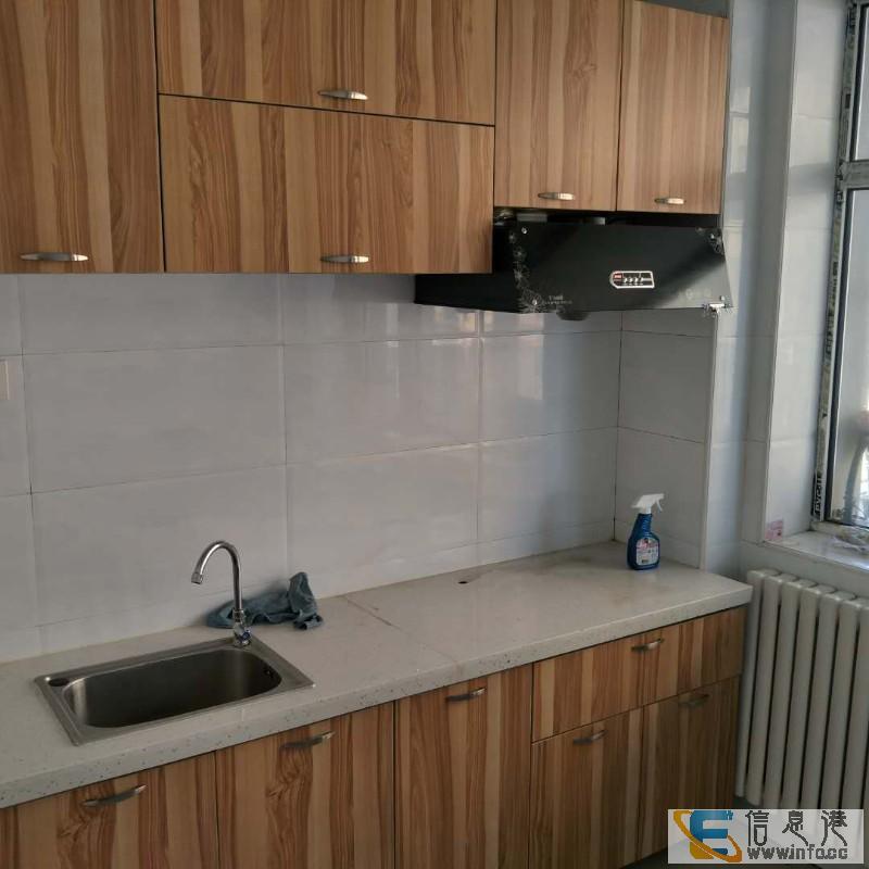 华联华瑞小区房屋出租 一年一万 包括取暖费 物业费