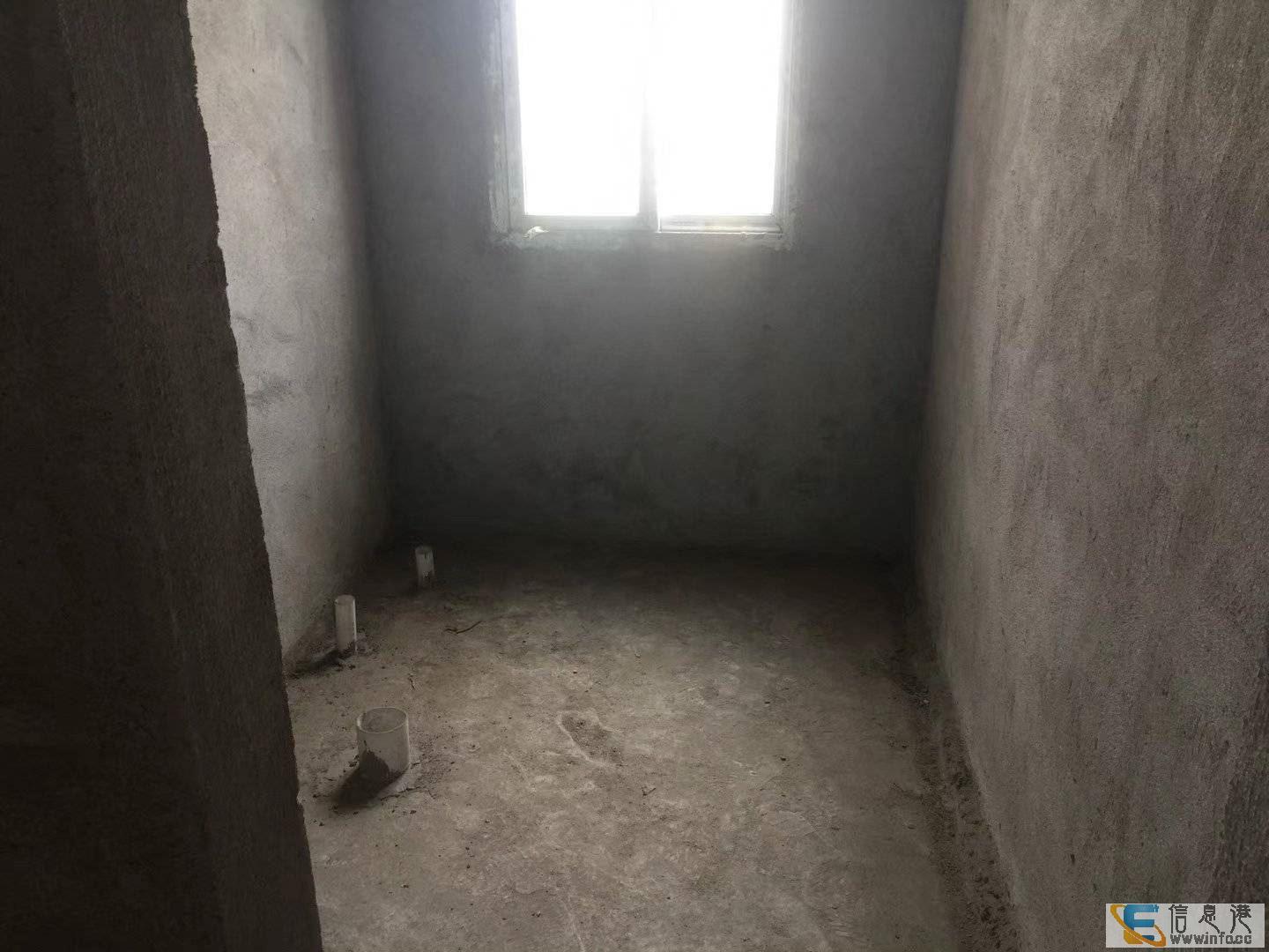 天下家园 78万 4室2厅2卫 毛坯电梯房 格局好价钱合天下