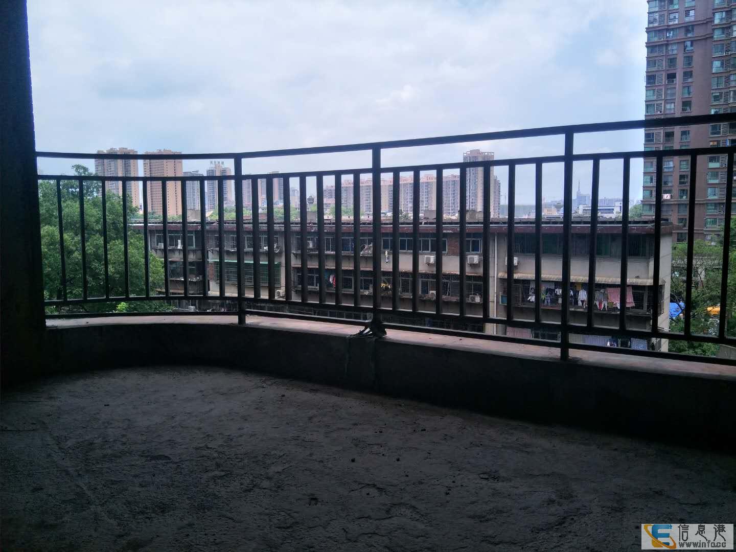 万达附近 中泰峰境 南北通透电梯板房 5房2厅2卫中泰峰境