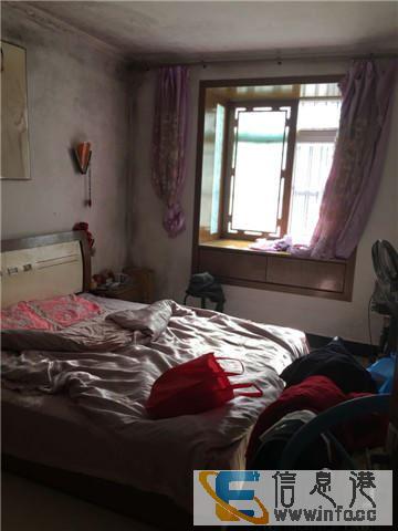 白云小区三室两厅一楼带院子,精装修商场旁白云小区