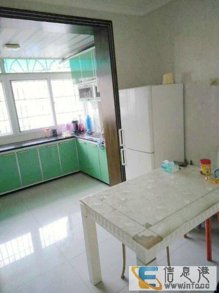 老蓝宝附近沁园小区多层2楼110.5平方装修好60万