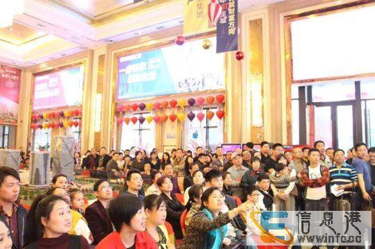 万达广场小区门口商铺 沿街带阳台