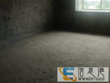 三湾公园附近楼梯毛坯房出售