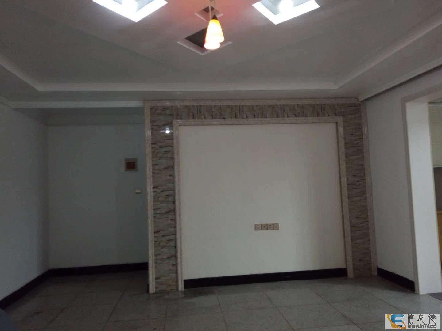 天虹后面 广场西路荣城附近 三室二厅二卫140平72.8天虹