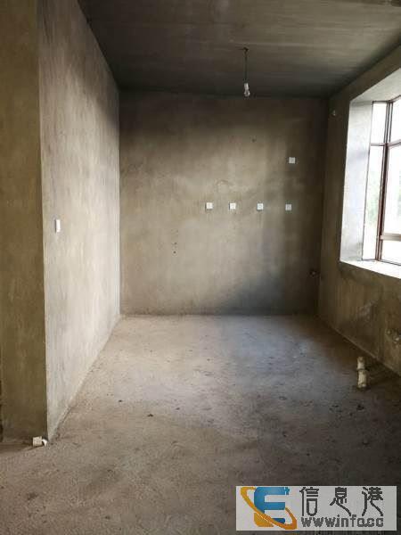 华荣地产文澜苑端头独栋别墅 靠路边 门口停车方便 坐北朝文澜