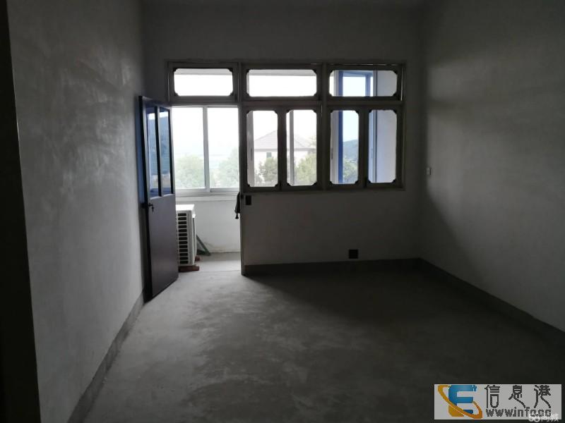 西湖区转塘街道龙坞何家村仇家堡20号独门小院出租