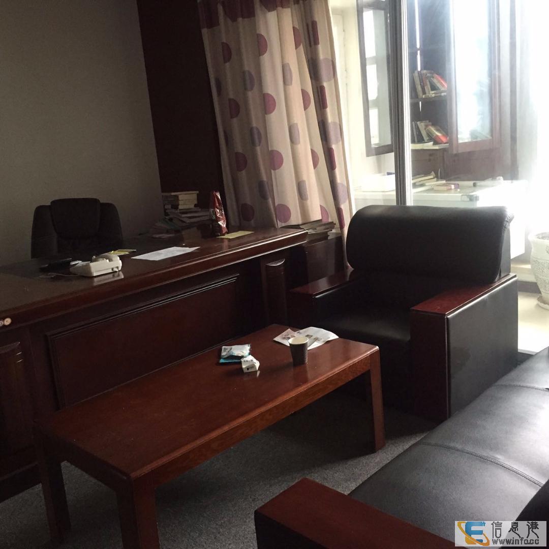 檀香湾乙级写字楼156平采光好 可注册,交通便利