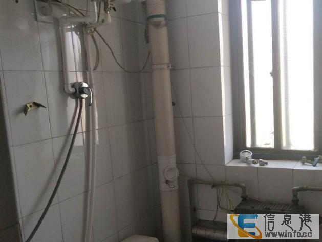 紧邻南门 解放街小学，地理优越，交通便利，正安慧园三室出租