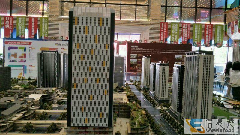 地铁 高铁物业涌鑫哈佛中心一楼临街商铺总价124万