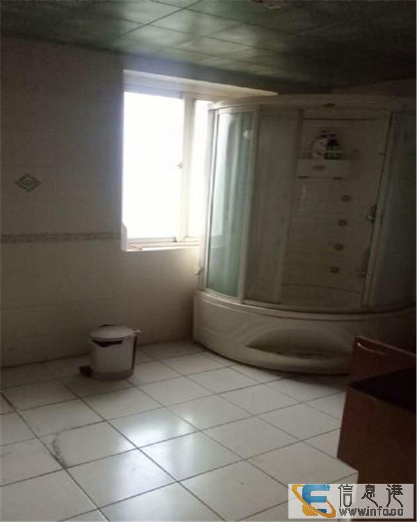 康居凤鸣路半山别墅中房园 双拼别墅一楼带院 家电齐全拎包凤凰