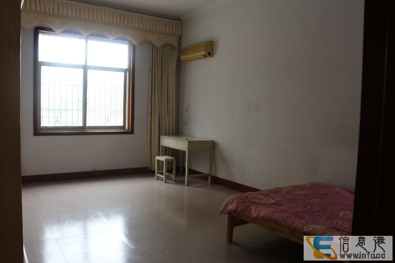 北京路好日子酒店后第三排二楼