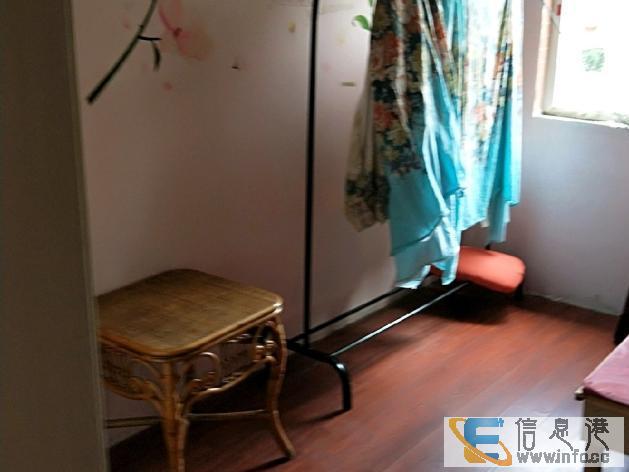 单间出租 绿地上方公馆西院3室1厅2卫次卧南 个人