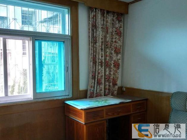 诸葛小区烟厂生活区3楼，3室2厅1卫，带家具