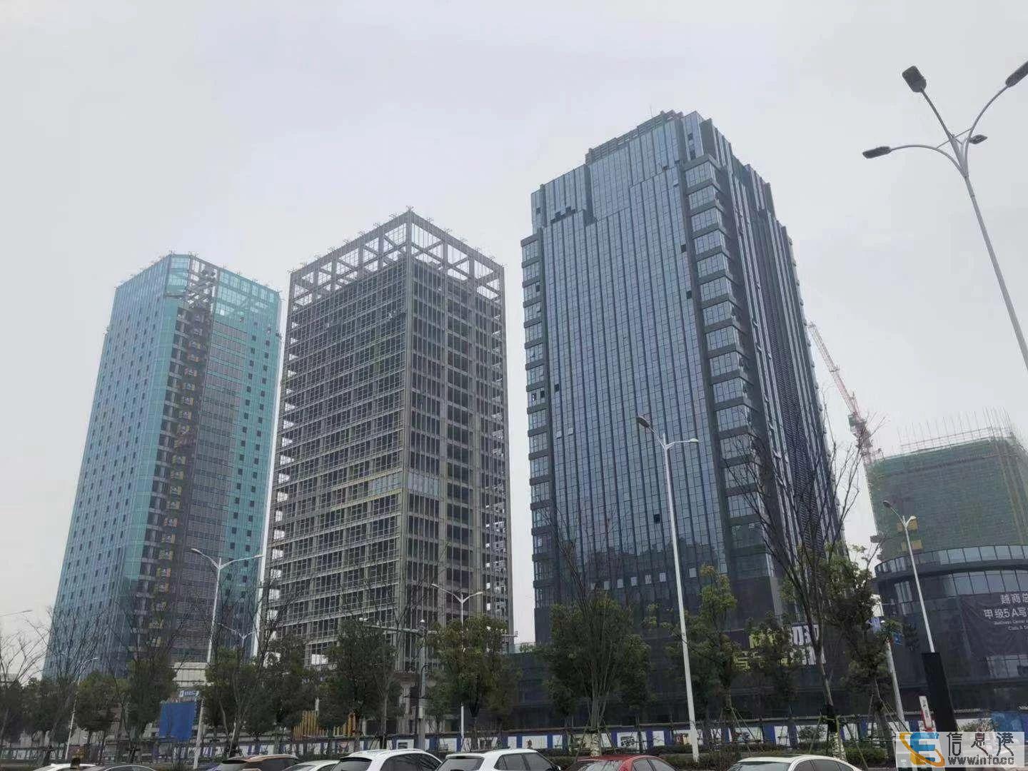 出售:镜湖区政府旁商铺门面 星巴克 ,即买及收益,现铺