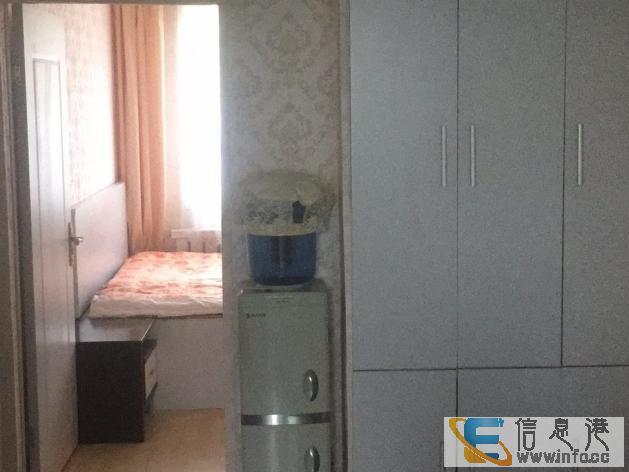 小雨园步梯1楼家具家电齐全屋里环境好出行方便