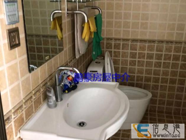 槐花园一期13楼设施齐全带空调年租包电梯物业费