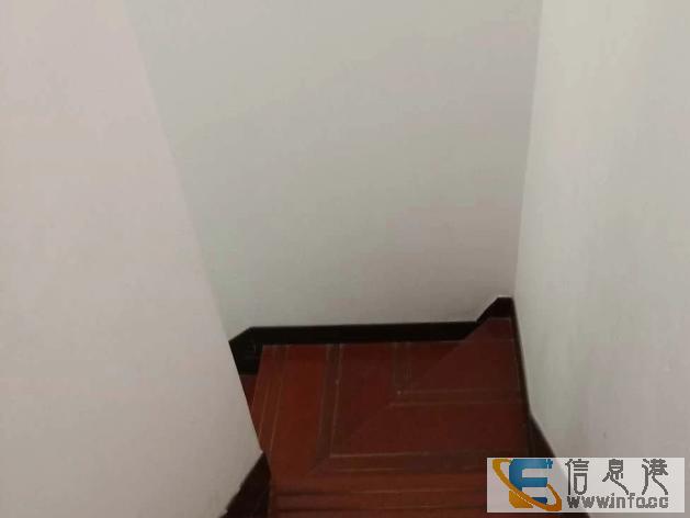 市中心精装复式楼，家具家电齐全