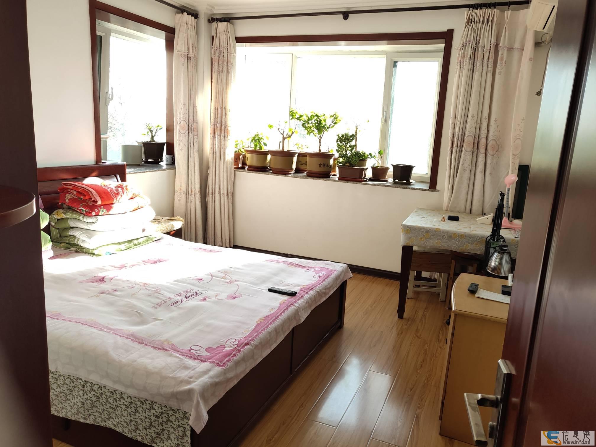 修朝霞龙门佳苑136平超大户型 楼下小房 车库 一楼 共3层