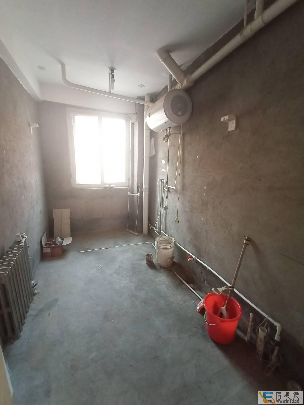 锦绣佳苑4楼3室2卫带车库急售93万,可自由装修,钥匙房锦绣