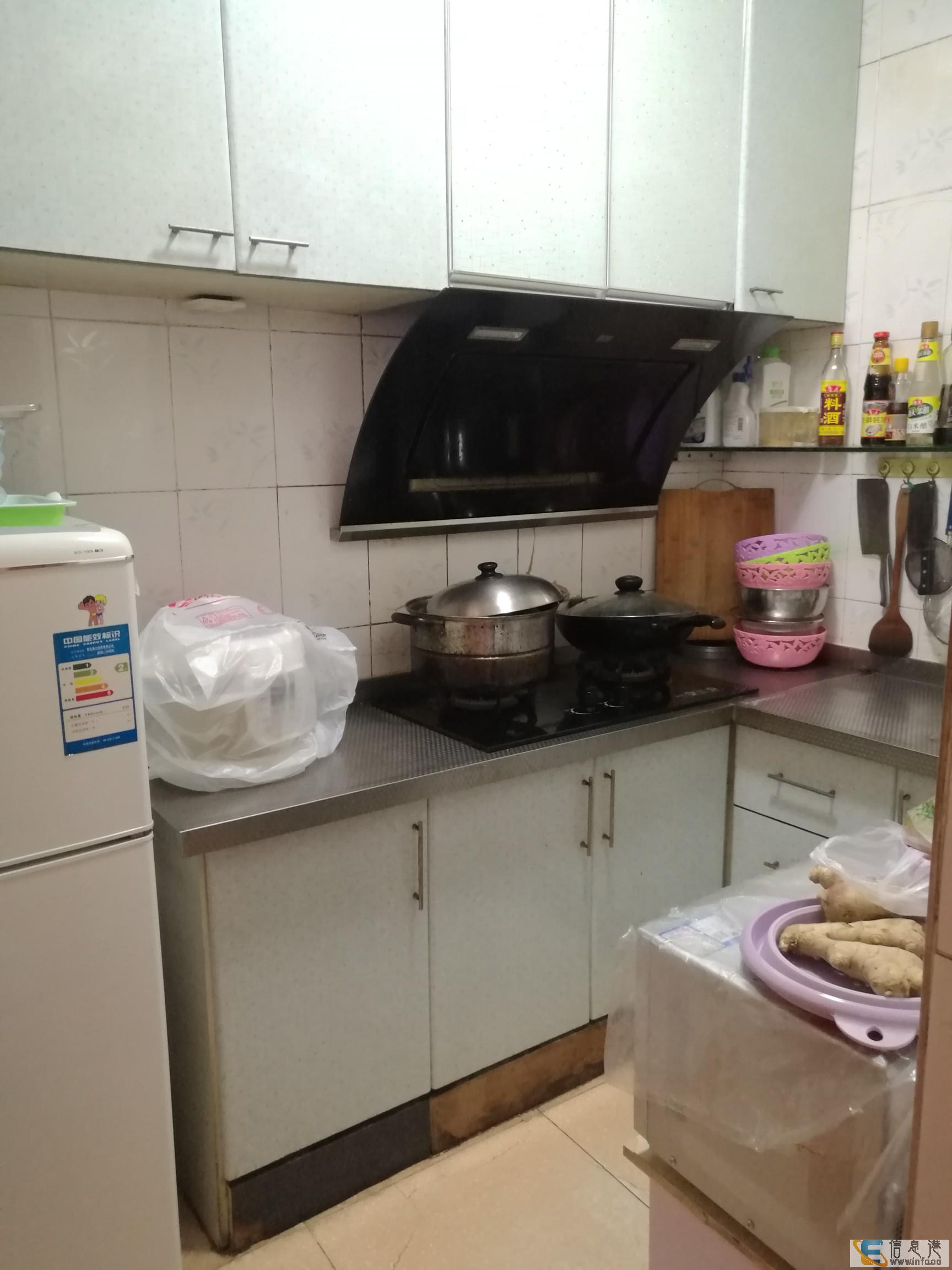 修朝霞梨园小区精装房仅售25.8万 供暖带小房 自住均可梨园