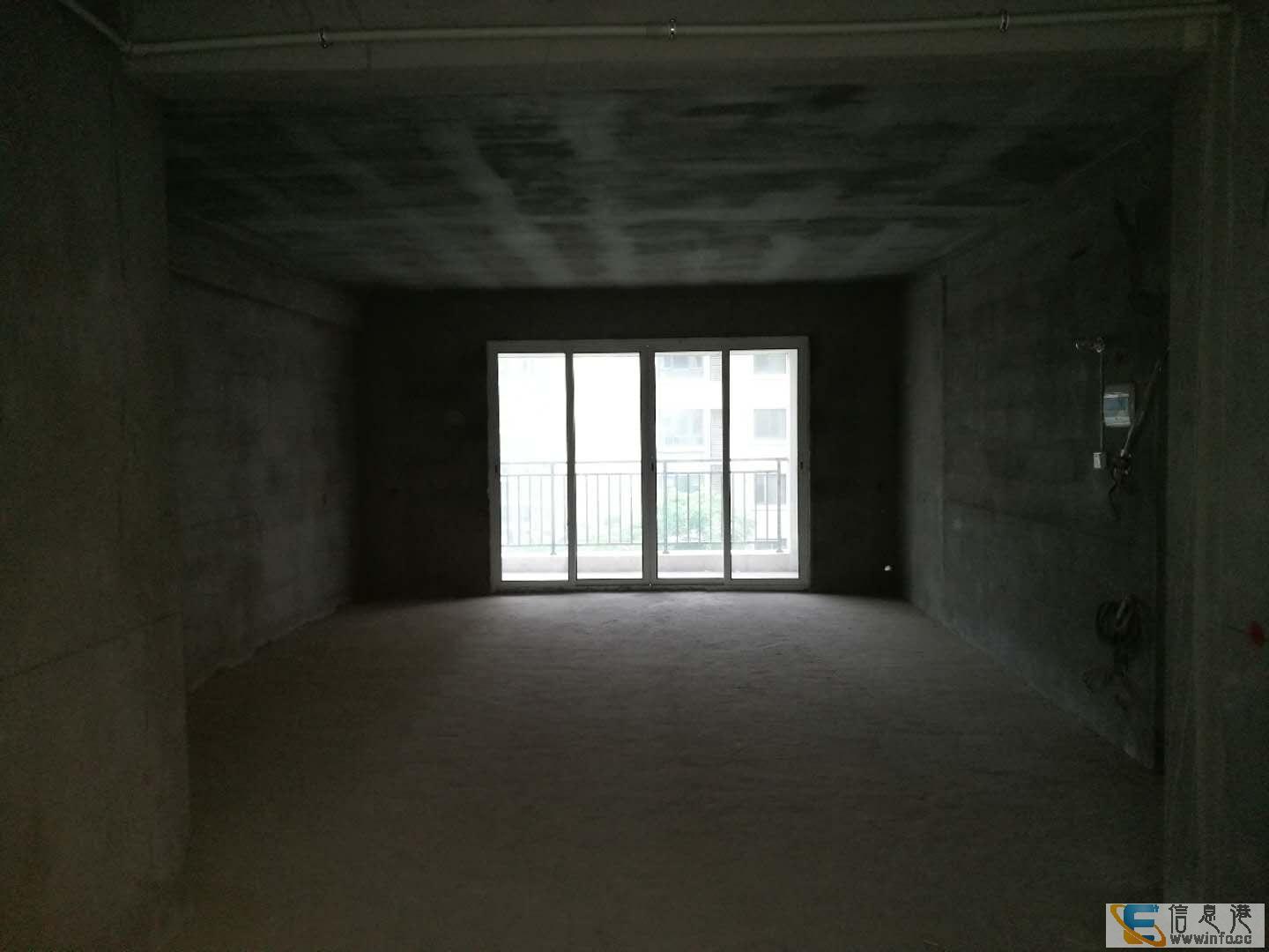 上上城 经典4房 新空毛坯 南北通透200万卖上上城