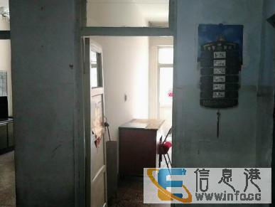 北大街日潭附近极缺1楼带储藏室南北通透小两室随时过户