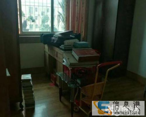 红塔文体中心边上 社保局5楼 中装3室 停车非常方便社保局