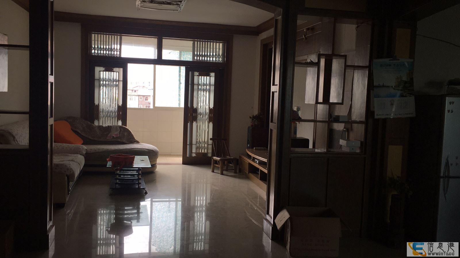 九小旁雅典城楼梯房3楼简单干净装修阳台长均价低看房方便雅典城