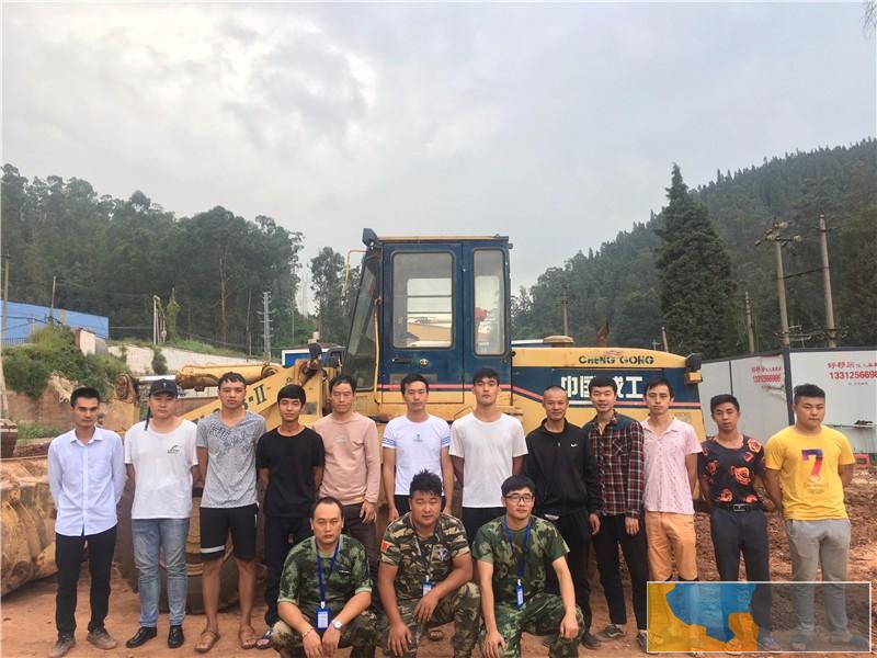 云南挖机培训学校哪里专业滇商挖掘机培训学校