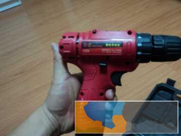 全新锂电池手电钻一个，买回还没有用过有意请直接拨打所显电话，