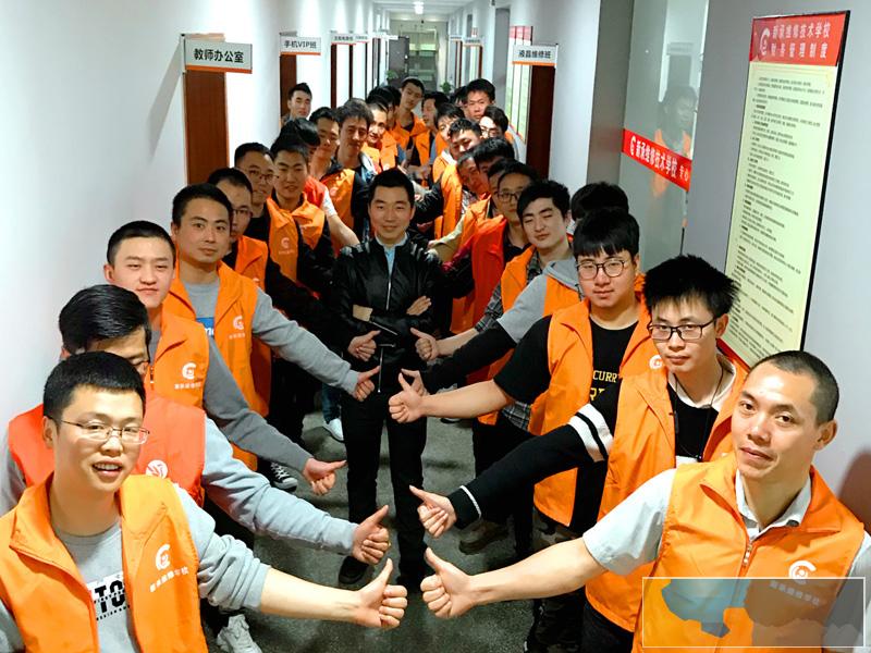 广安手机维修培训,手机维修学徒,学修手机维修学校匠巢职业技能