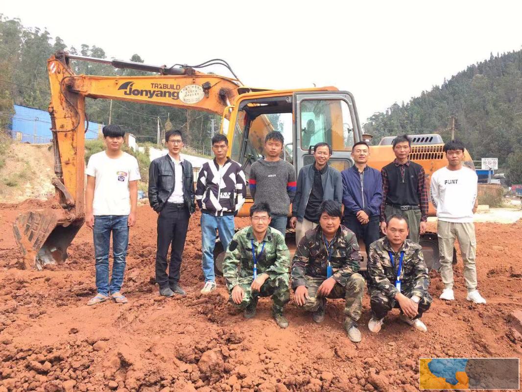 贵州装载机培训云南滇商挖掘机培训学学费2880学挖机到昆明滇