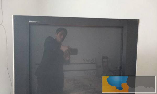 处理两台正在看的电视