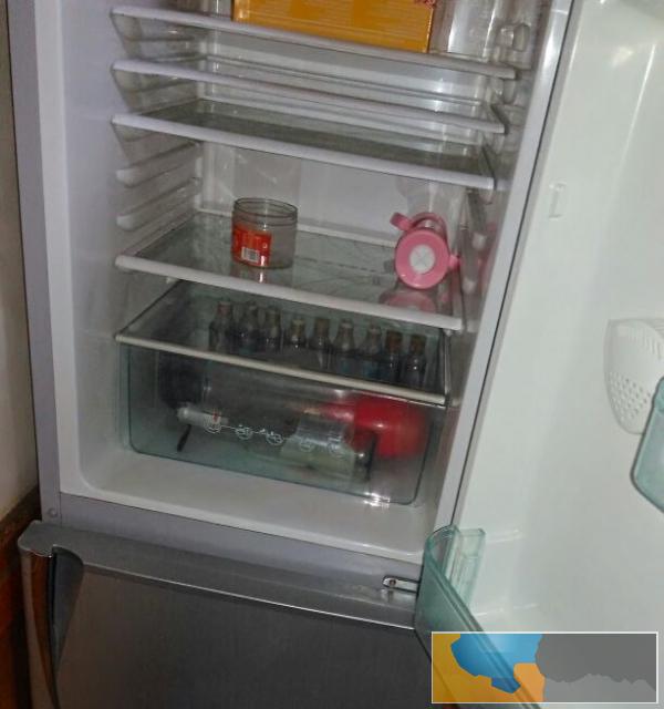 毕出外出转让节能冰箱壹台,机器好用,制冷效果好,外观也不错