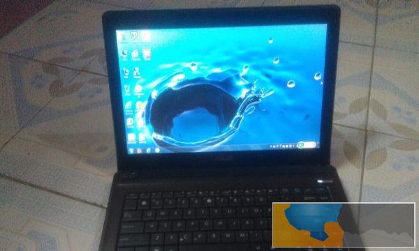 九成新华硕笔记本电脑