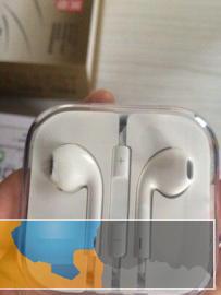 全新正版苹果耳机未拆开 是原来买了苹果手机，耳机还没有