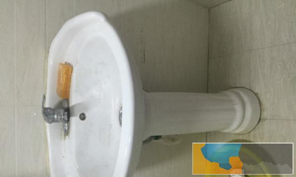 转让八成新洗脸池墩布池和洗菜池