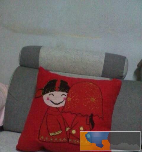 十字绣抱枕转让