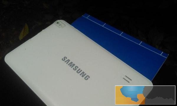 才没用两个月的品牌平板电脑 十寸大屏