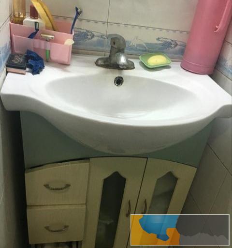 面池，镜前灯，镜子，水龙头，一套100元