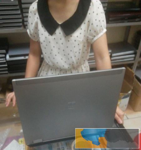 戴尔灰色双显卡笔记本电脑