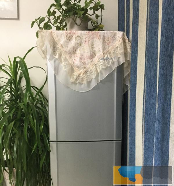 家用容声冰箱,2014年底买的,178L