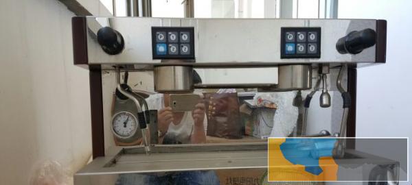 八成新咖啡机超低价转让,买的时候花了35000元