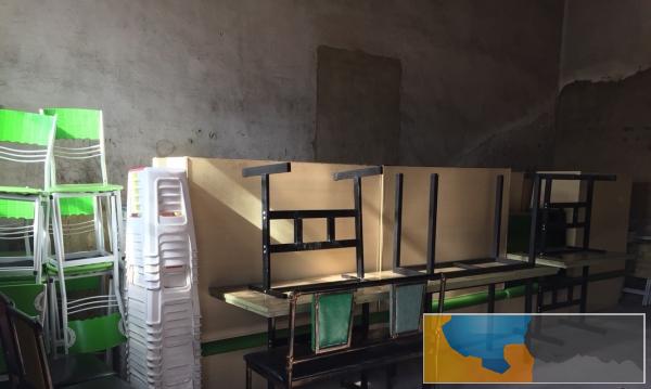 饭店用卡座桌椅厨房用具等低价转让